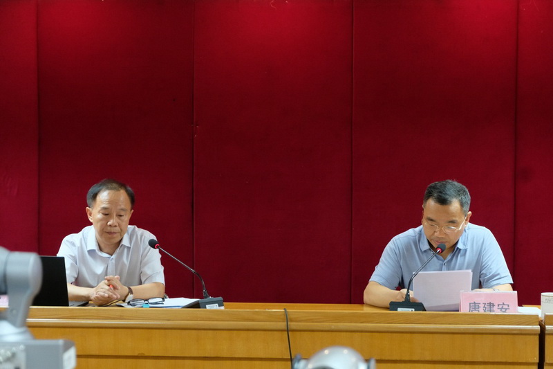 190820开讲啦！宪法法治专题讲座江门市自然资源全系统都来打call！ (4).jpg