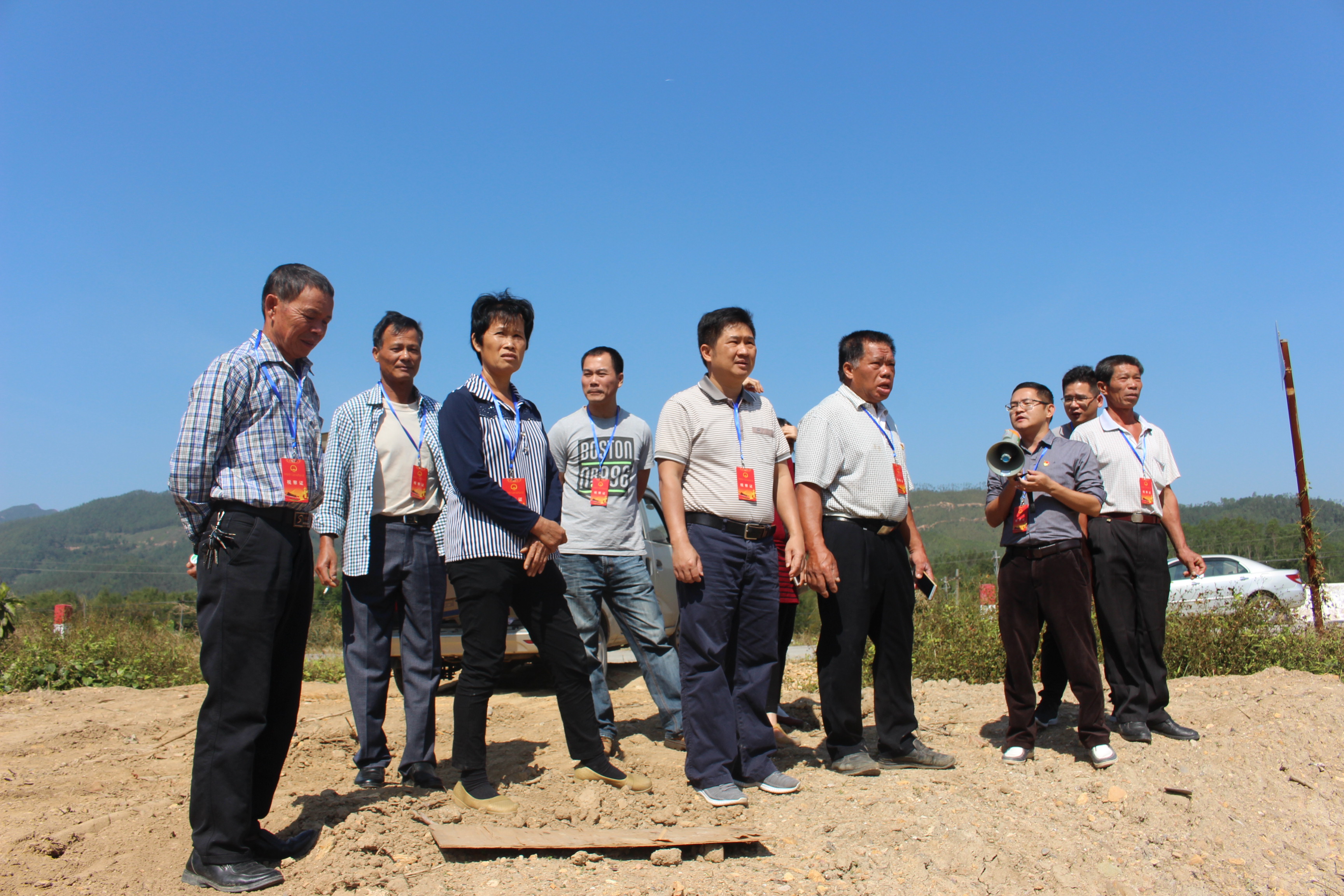 视察那扶河鲮鱼潭段.JPG