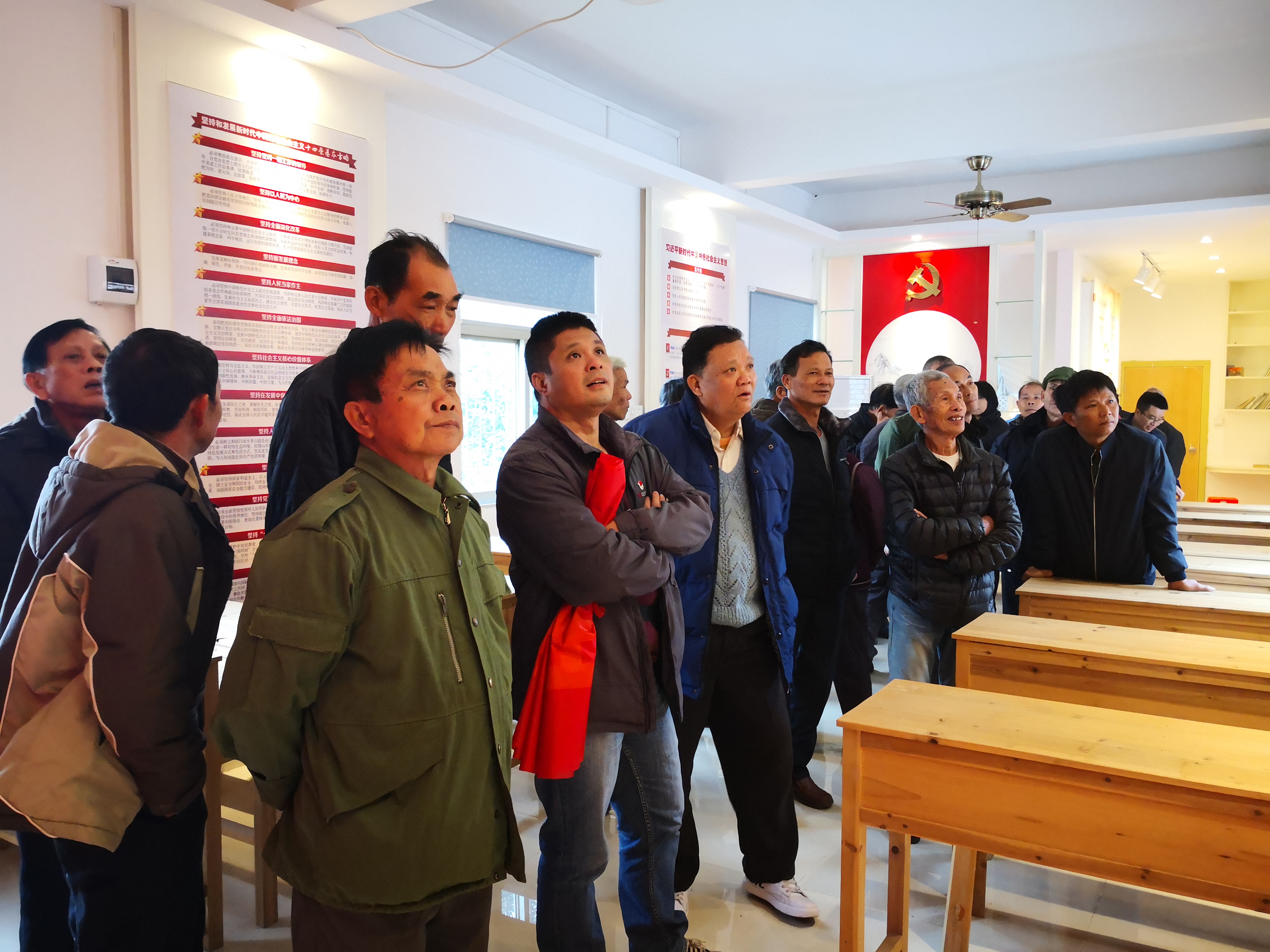 11. 到江门市红色教育基地-万隆客栈开展党性教育.jpg