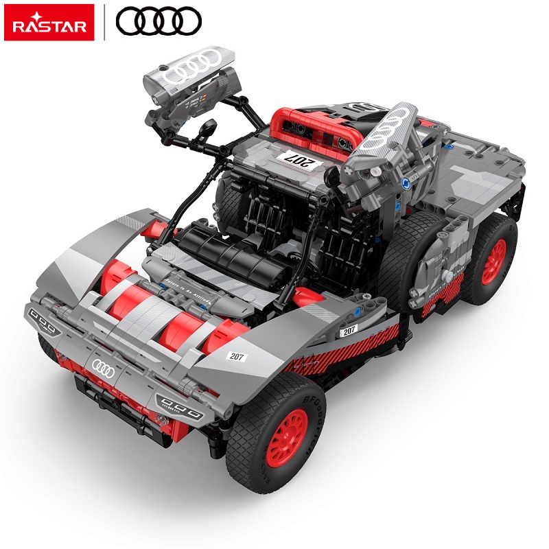 1:14 Audi RS Q e-tron Bricks Car